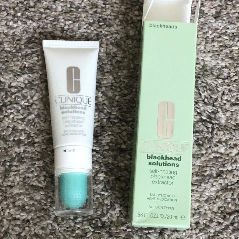 Clinique blackhead solution extractor and acne solution cleansing foam